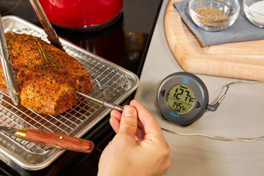 เหมาะสำหรับการวัดอุณหภูมิผิวหน้าอาหารแบบไม่สัมผัส เช่น Fluke FoodPro ที่ให้ผลลัพธ์ทันทีภายใน 1-2 วินาที ข้อดีคือสะดวกรวดเร็วและลดความเสี่ยงในการปนเปื้อน แต่ไม่สามารถวัดอุณหภูมิภายในอาหารได้อย่างแม่นยำ